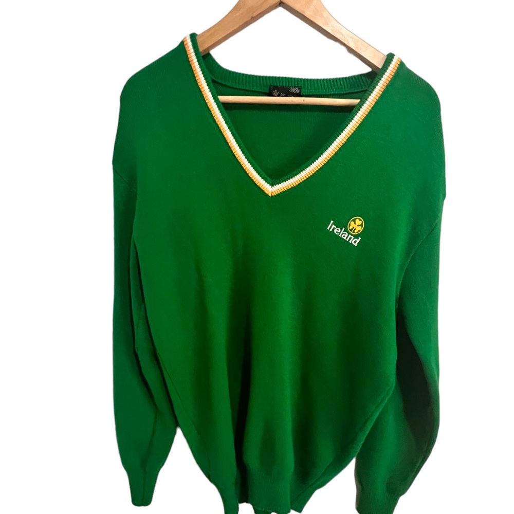 Ireland / Irish V Neck Green Sweater  V Neck Long Sleeve size medium/large